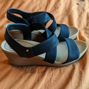 Dr. Scholl's strappy black wedge sandal size 7.5